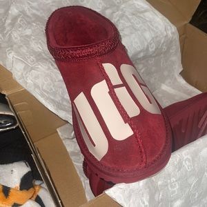 Big kids UGG Tasman slippers chop’d in red